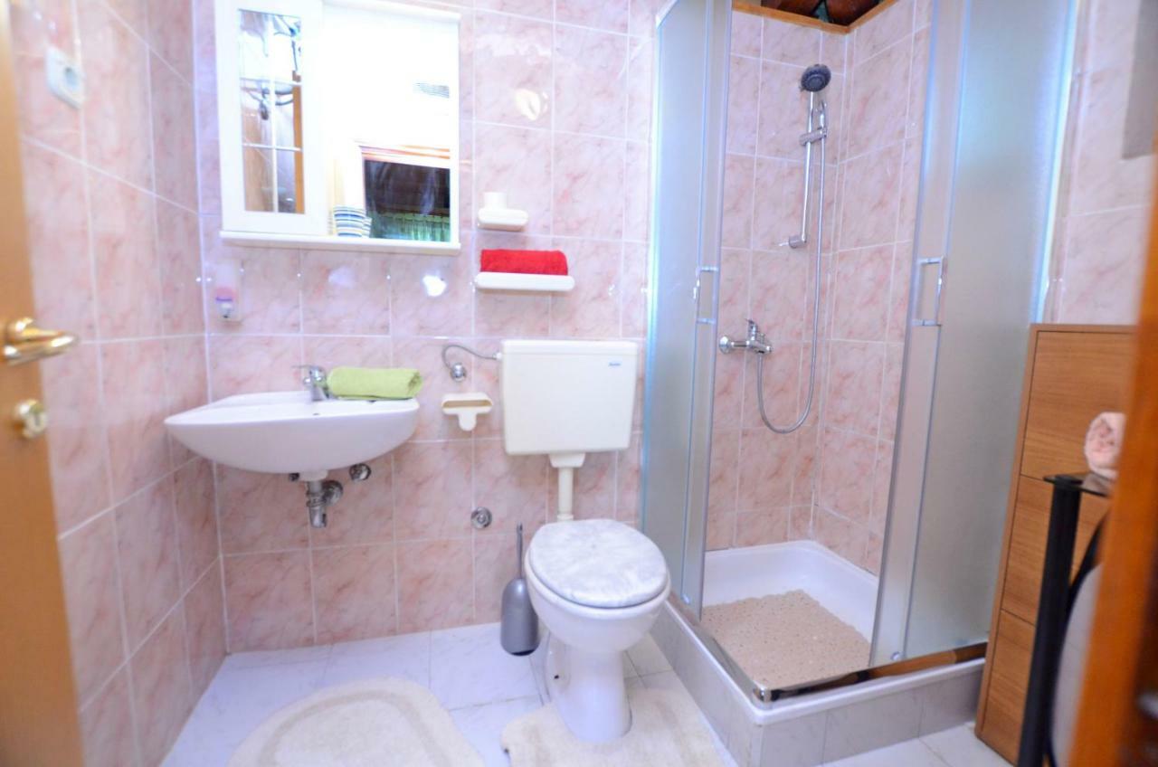 Apartment Amedea Kanfanar Bagian luar foto